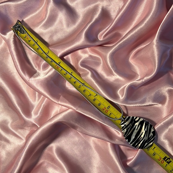 Printed Shell Necklace - Picture 5 of 7